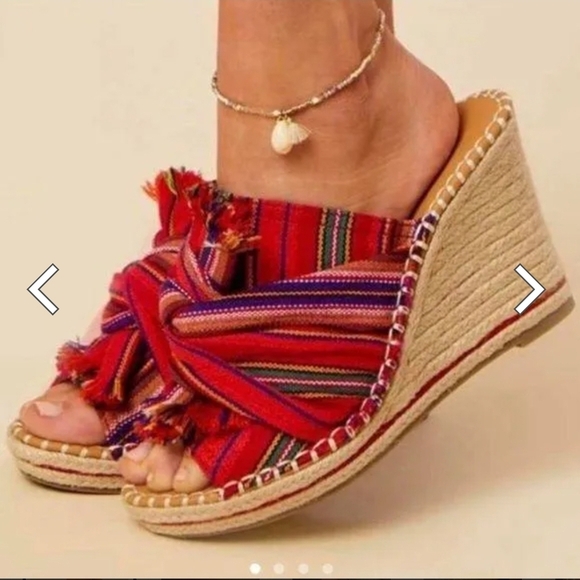Altar'd State Red and Blue Wedge Espadrilles Pre-owned Sz 10M - Picture 1 of 11